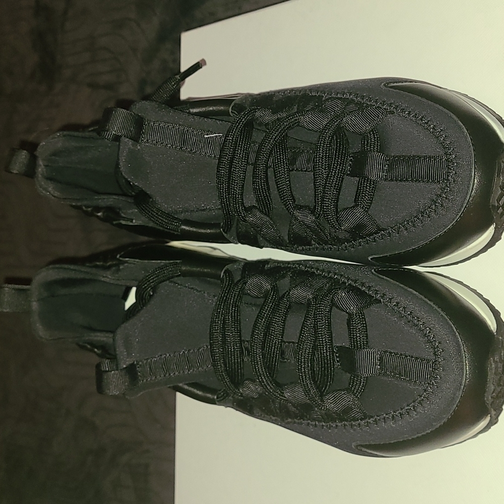 Pierre Hardy  Patent Kid Neoprene Calf Black sneakers. Size us 4.5. Eu Size 36